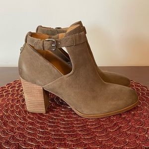 Via Spiga Block Heel brown leather booties Size 7.5 —never worn!
